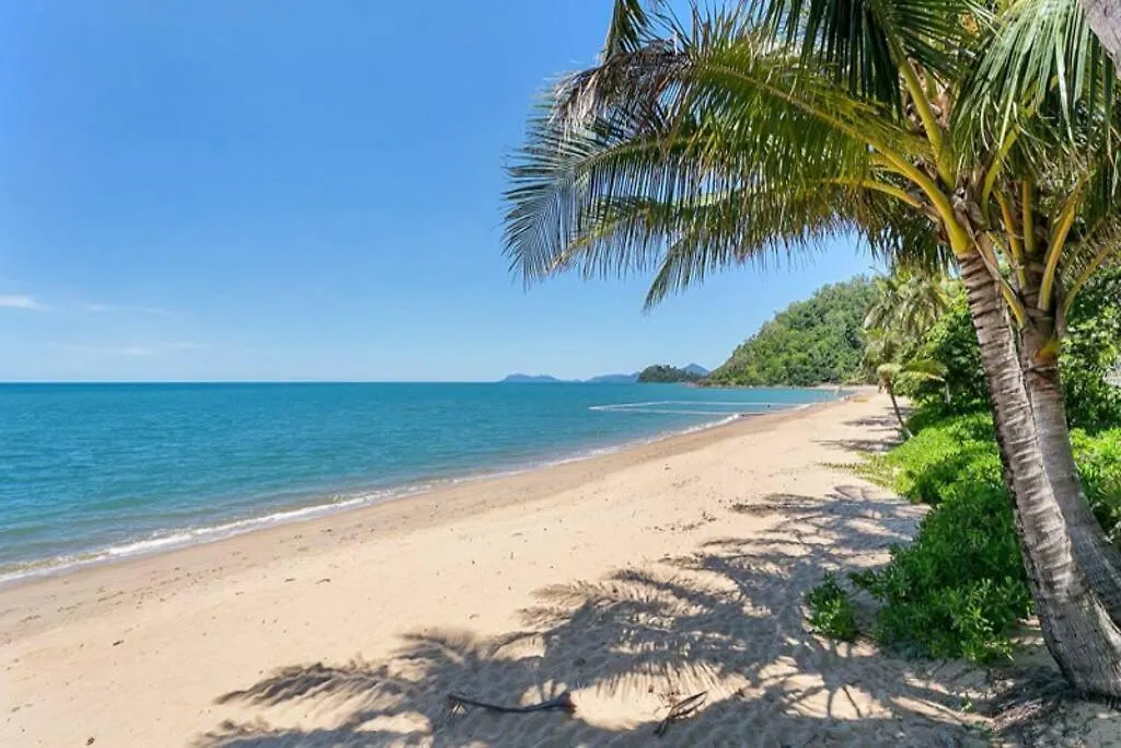 The Beach House 3Br Waterfront Apartment, Own Wifi トリニティービーチ 0*,
