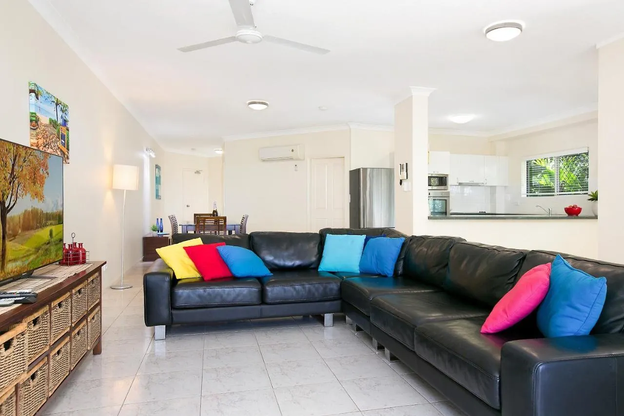 The Beach House 3Br Waterfront Apartment, Own Wifi トリニティービーチ オーストラリア