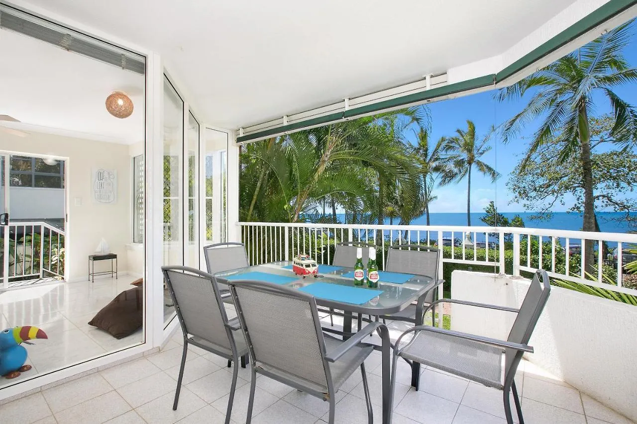The Beach House 3Br Waterfront Apartment, Own Wifi トリニティービーチ