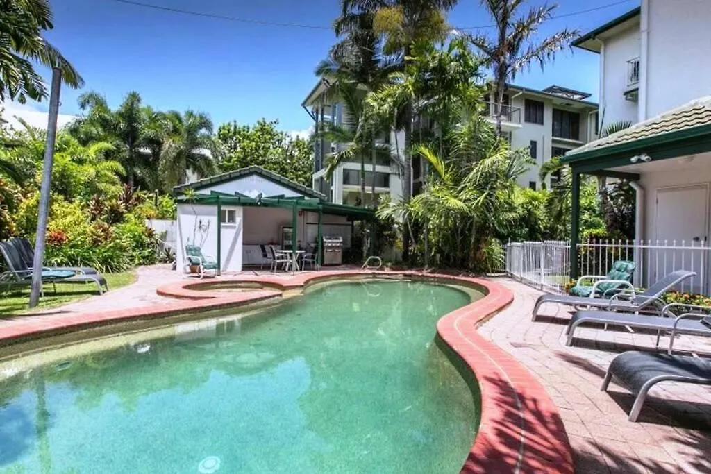 The Beach House 3Br Waterfront Apartment, Own Wifi トリニティービーチ アパート